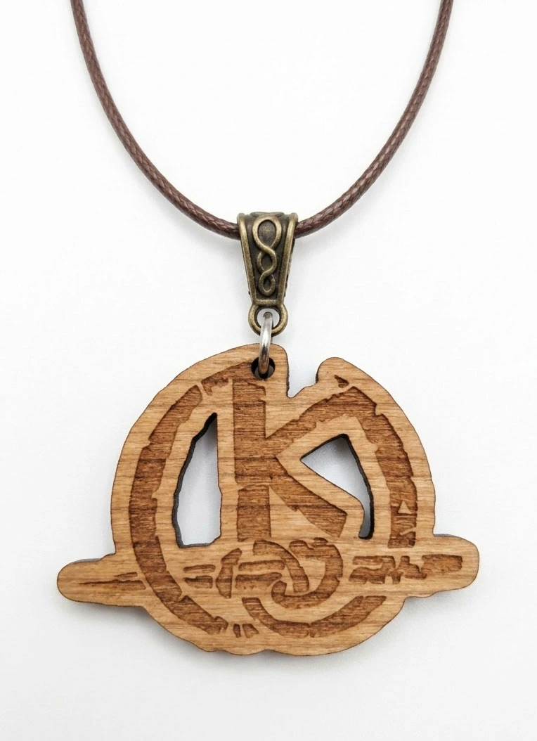 gravure-laser-collier-roi-arthur-personnalisation
