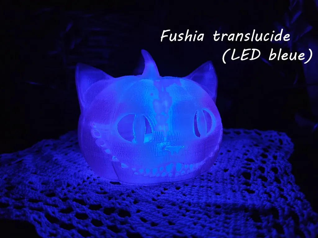 impression-3d-chat-citrouille-lampe-fushia-translucide-led-blanc-led-bleu.webp