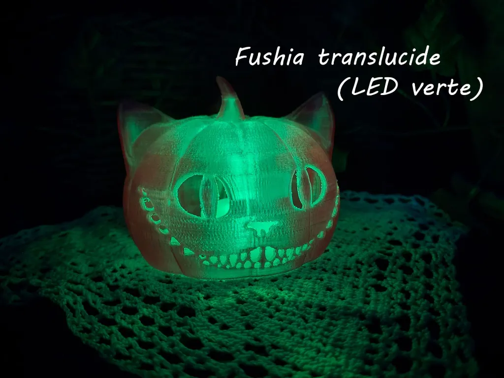 impression-3d-chat-citrouille-lampe-fushia-translucide-led-vert.webp