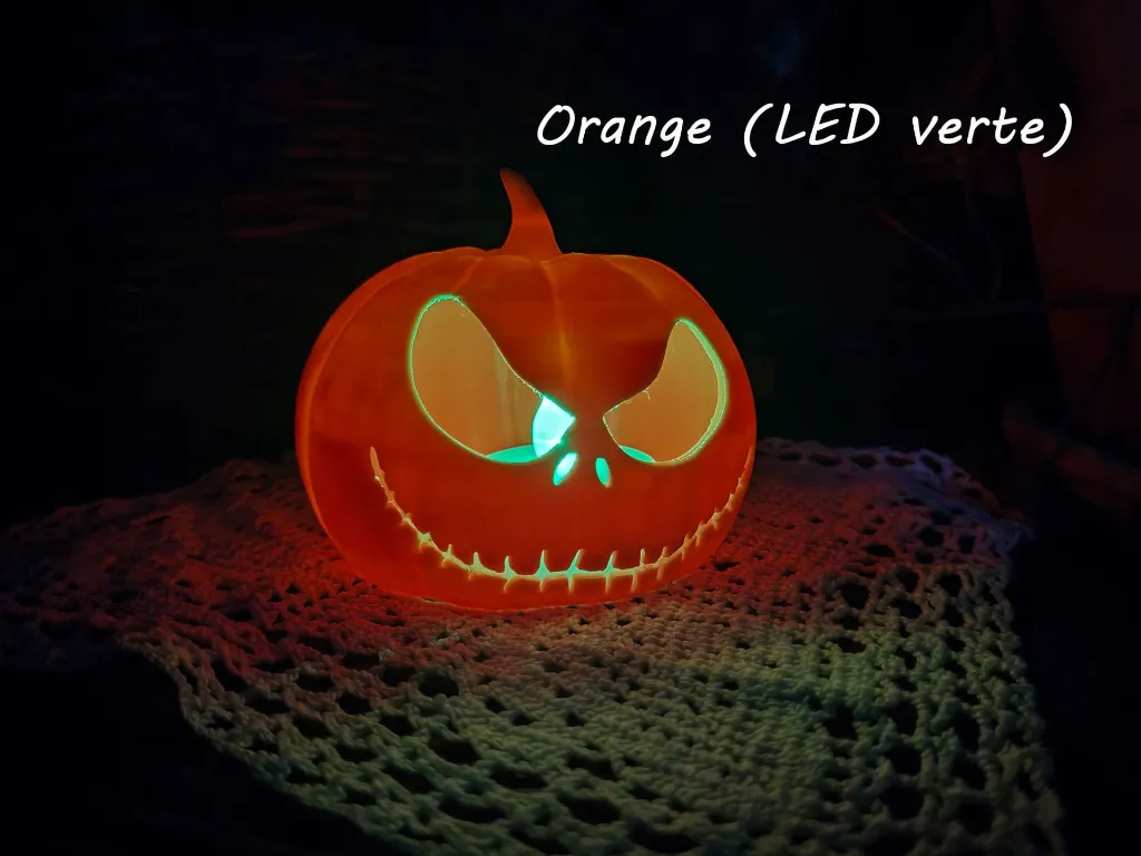 impression-3d-crane-squelette-citrouille-lampe-orange-led-vert.webp