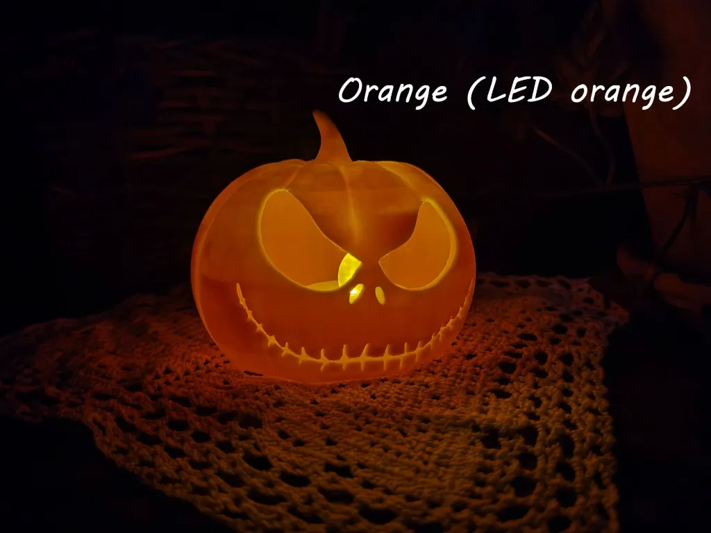 impression-3d-crane-squelette-citrouille-lampe-orange-led-orange.webp
