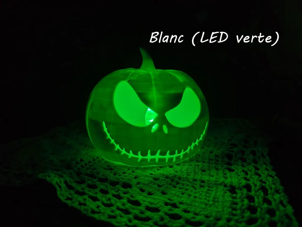 impression-3d-crane-squelette-citrouille-lampe-blanc-led-vert.webp