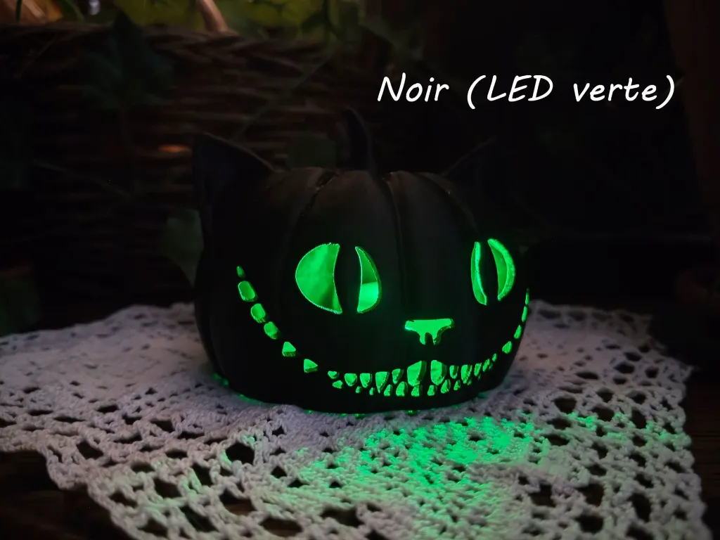 impression-3d-chat-citrouille-lampe-noir-led-vert.webp