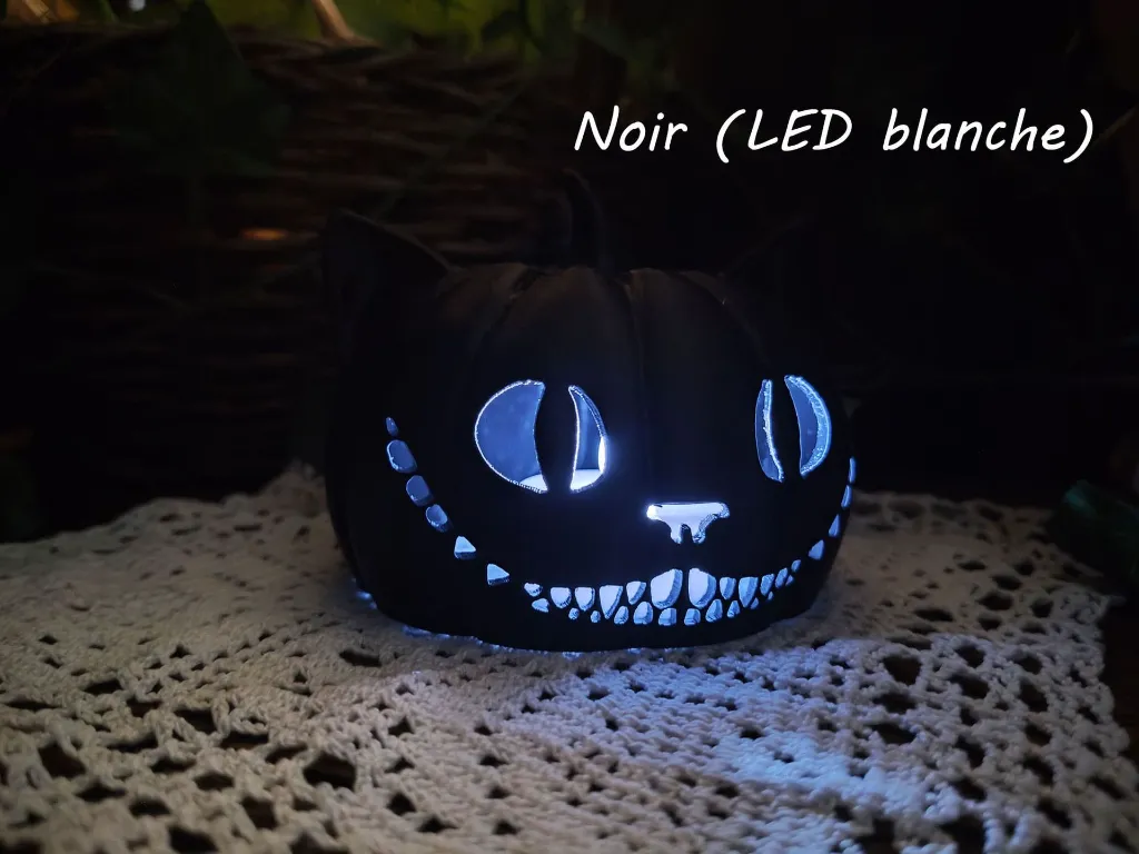 impression-3d-chat-citrouille-lampe-noir-led-blanc.webp