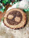 gravure-laser-bois-rondin-yggdrasil-vue-droite.webp